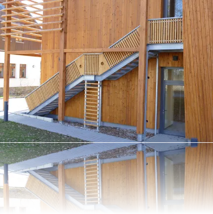 Tor und Zaunanlage aus Stahlbau